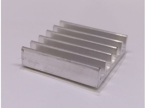 Tản nhiệt nhôm 26x26x7mm - có sẵn keo tản nhiệt (H09)